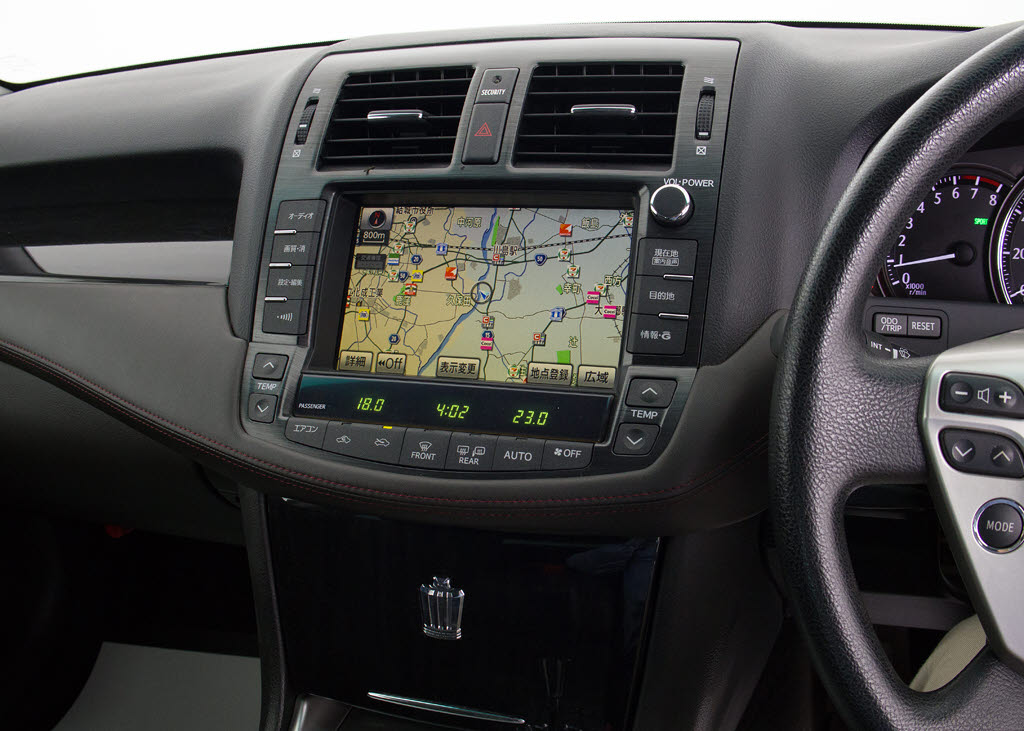 メーカー純正の大画面ＨＤＤナビが装備され
ています！操作も簡単！見やすい！純正だか
らこその使いやすさ！