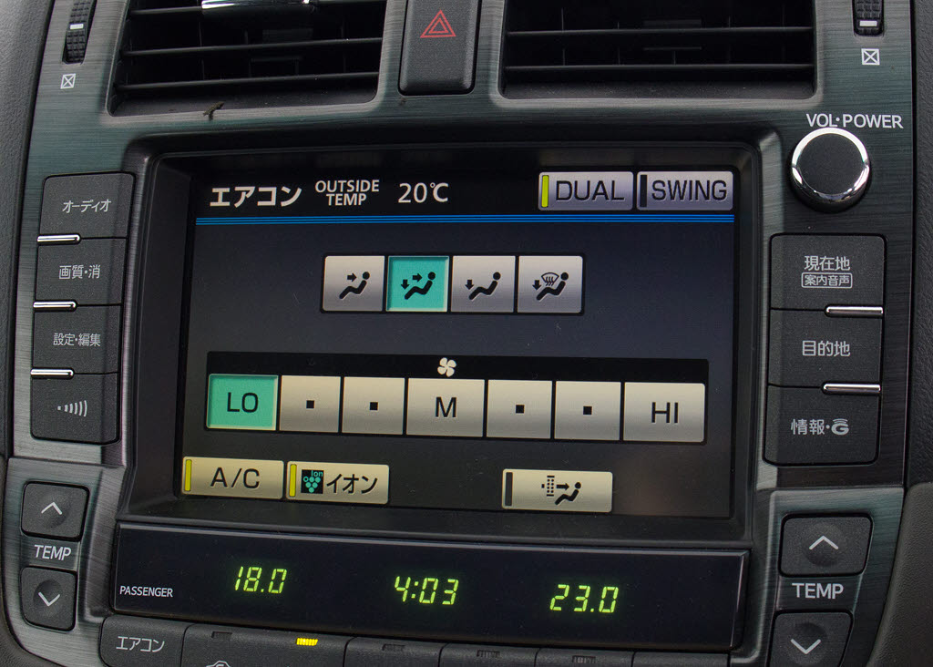 メーカー純正の大画面ＨＤＤナビが装備され
ています！操作も簡単！見やすい！純正だか
らこその使いやすさ！