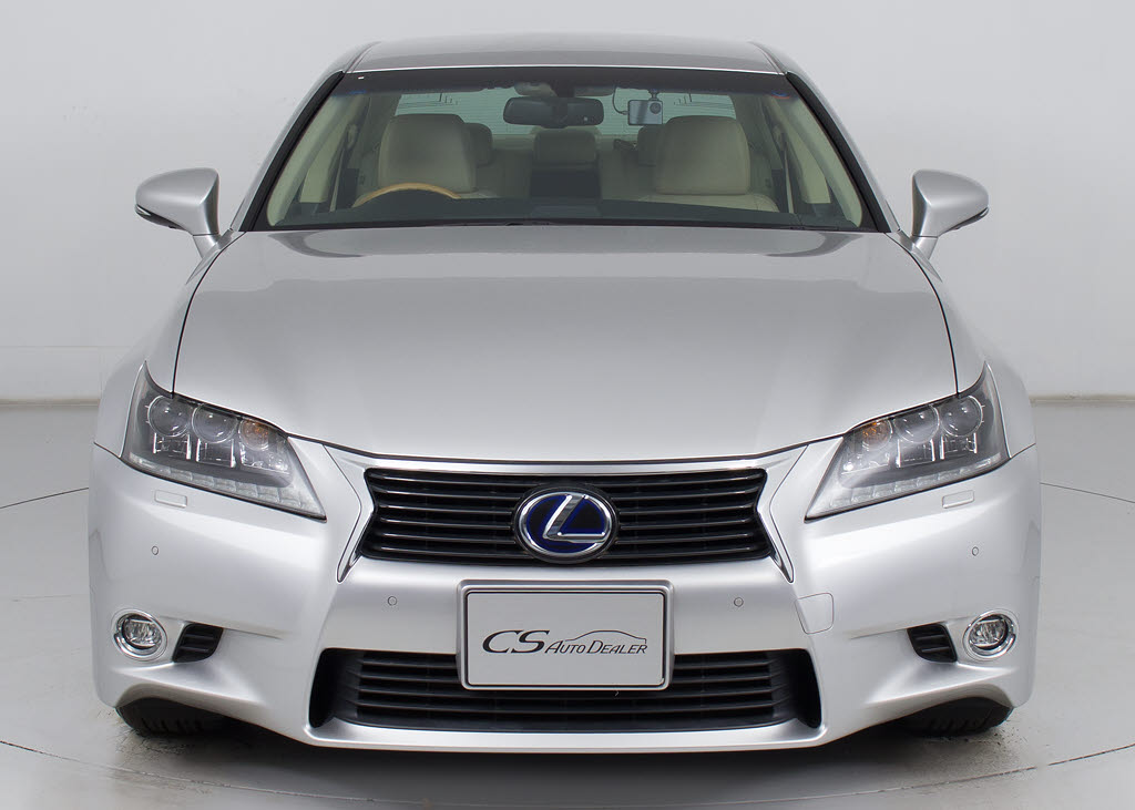 禁煙車です！室内は嫌なニオイも無く、すご
く綺麗な状態です！禁煙車・・特にセダンタ
イプのお車では少ないですよね！！タバコの
ニオイが苦手なお客様必見です！快適にご乗
車頂けます！！