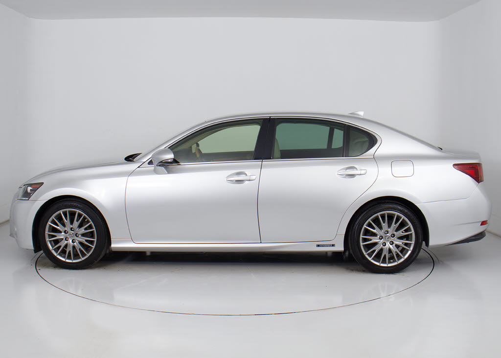 社外アルミホイール取付・スピンドルエアロ
取付・各メーカーエアロ取付・車高調・ロー
ダウン・ライトカスタム・スモークフィルム
施工ＯＫ！お気軽にご相談下さい！