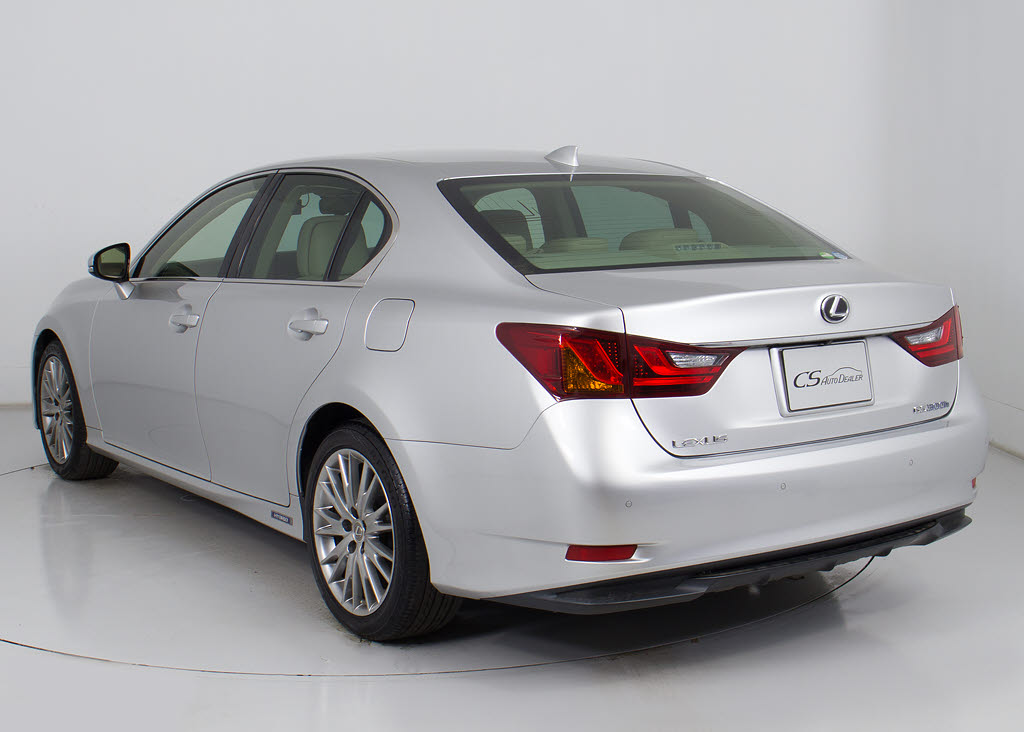 お車の下取りもお任せ下さい！国産、外車、
年式、走行距離問わず、どんなお車でも下取
りさせて頂きます。皆様のご相談お待ちして
おります！