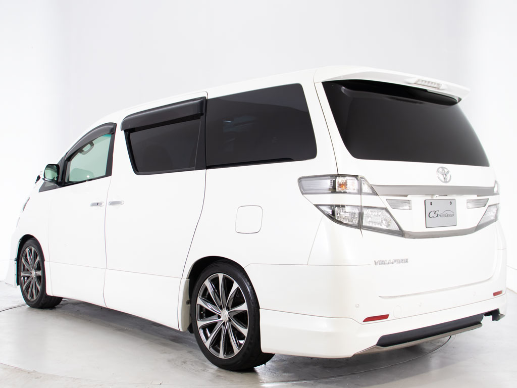 ★展示前点検実施★特殊な機材も用いて、全
車点検を実施しております！