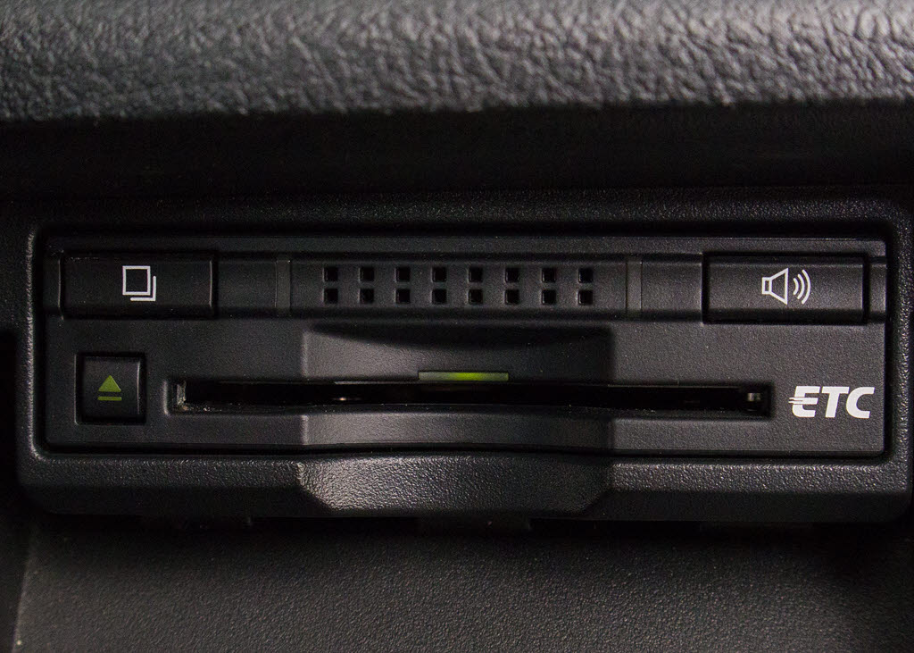 ★ＥＴＣが装備されています！！高速道路を
利用する際は必需品ですよね！！ストレス無
く料金所を通過出来ます！