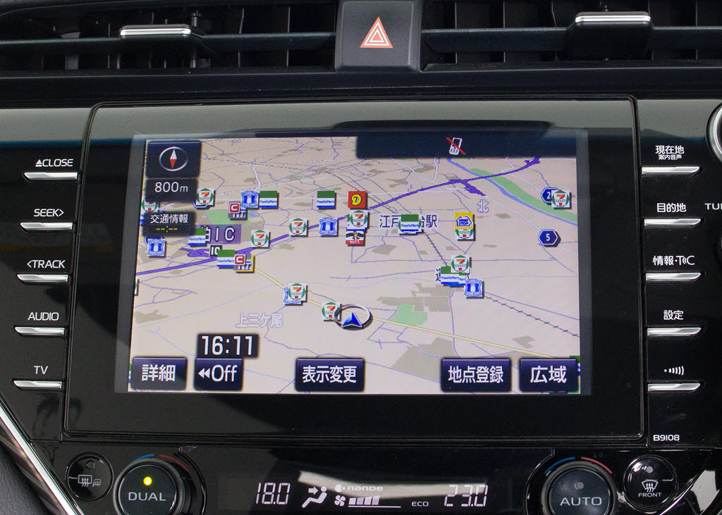 ★メーカーオプションの大画面ＳＤナビが装
備されています！地図情報の更新も出来ます
ので安心してお使い頂けます！