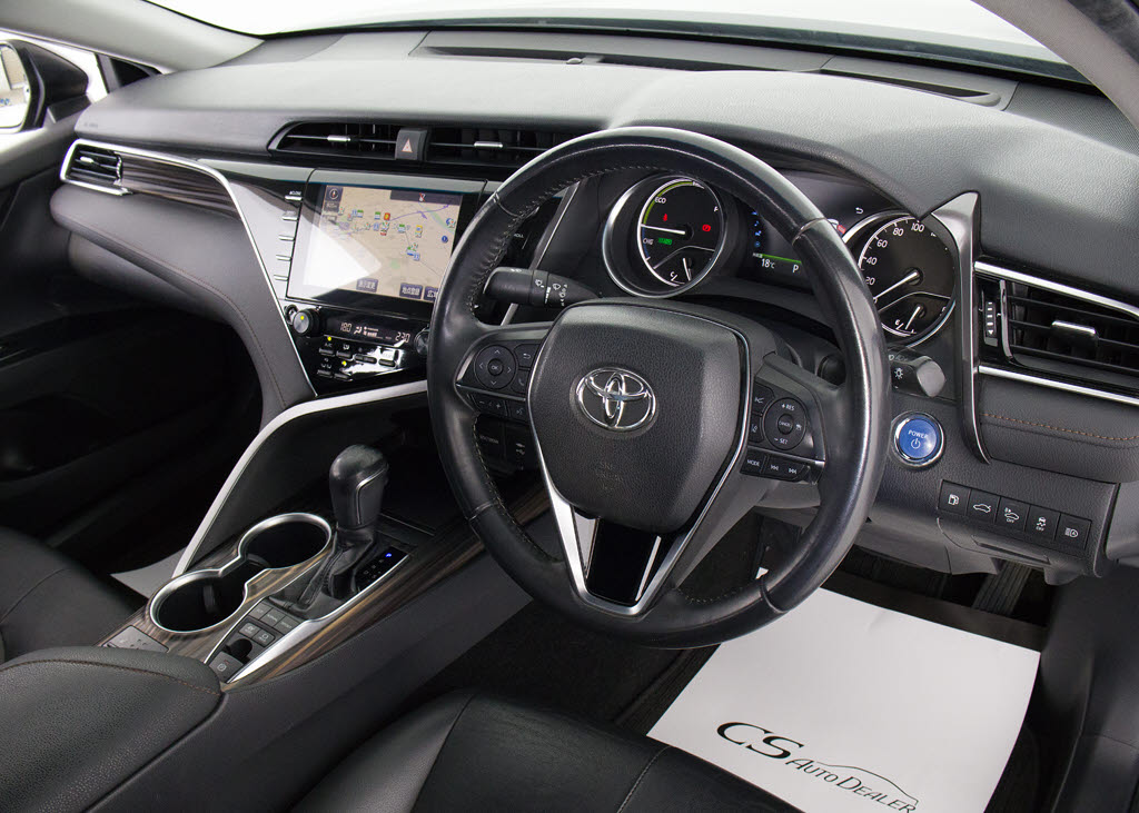 ★使いやすさや安全性を追求したステアリン
グ周り！高級車ゆえにスイッチ類が多いのも
特徴ですね！考え尽くされた配置ですぐに使
いこなす事が出来ますのでご安心下さい！是
非、体感してみて下さい！！