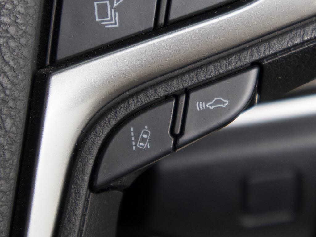 さまざまな機能を統合した衝突回避支援パッ
ケージ、「トヨタ　セーフティセンス」！衝
突軽減システムや車線逸脱防止機能等の最先
端の予防安全（アクティブセーフティ）技術
です。