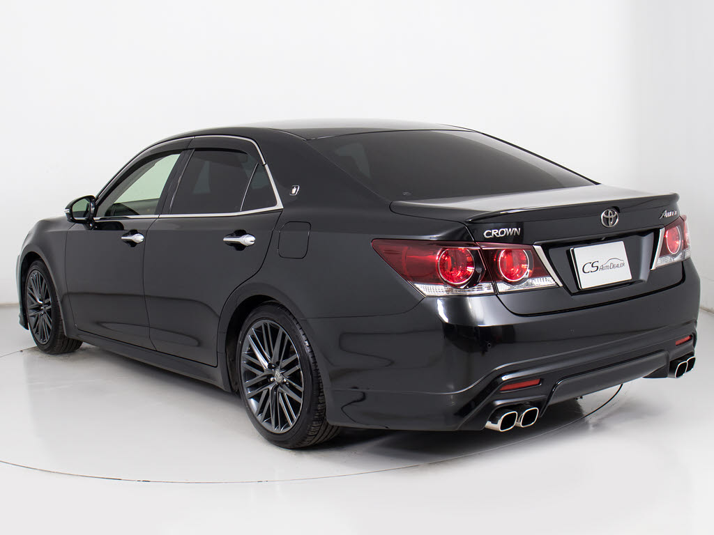 モデリスタ４本出しマフラー装着！！純正の
雰囲気を崩さずにスポーティーさを演出いた
します！！