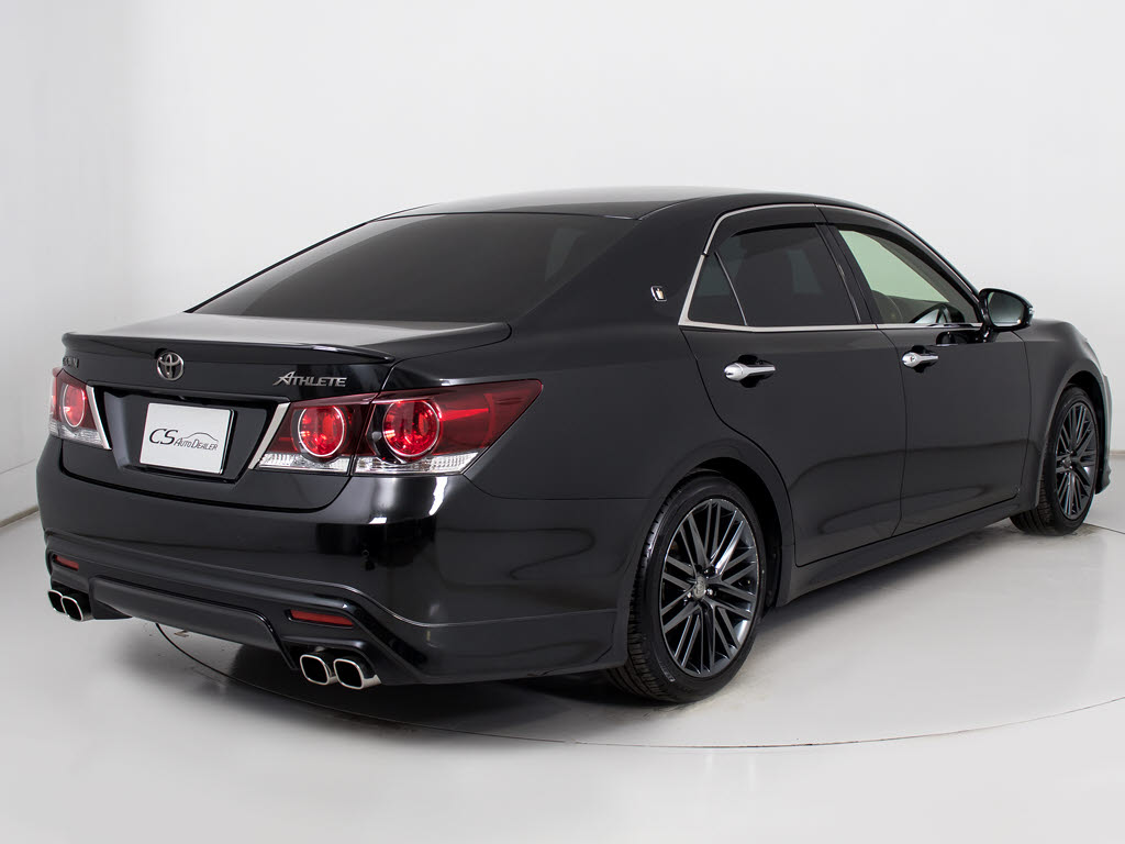 モデリスタ４本出しマフラー装着！！純正の
雰囲気を崩さずにスポーティーさを演出いた
します！！