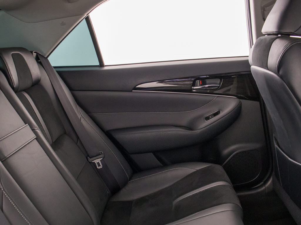 当社では、オゾンＯ３を利用した、根本的な
脱臭・消臭・除菌クリーニングを承っており
ます！こだわりのクリーニングで綺麗なお車
をご提供可能です！