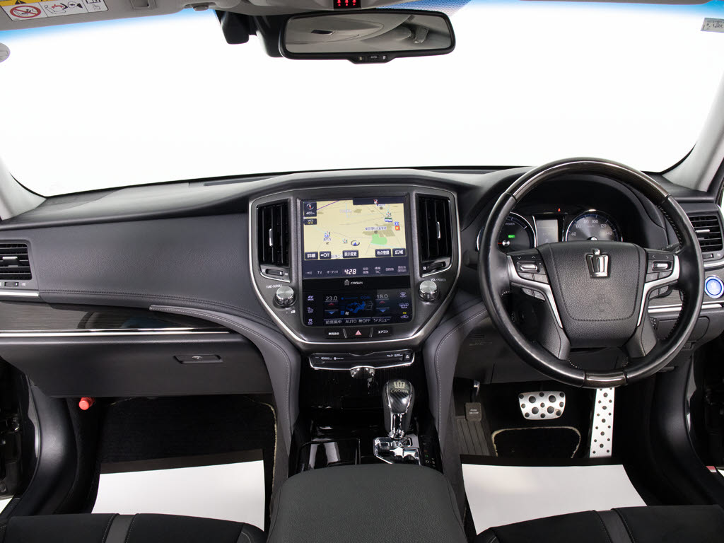 禁煙車です！室内は嫌なニオイも無く、すご
く綺麗な状態です！禁煙車・・特にセダンタ
イプのお車では少ないですよね！！タバコの
ニオイが苦手なお客様必見です！快適にご乗
車頂けます！！