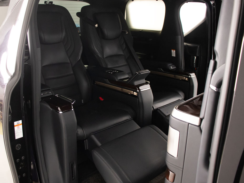 希少なロイヤルラウンジ車両！