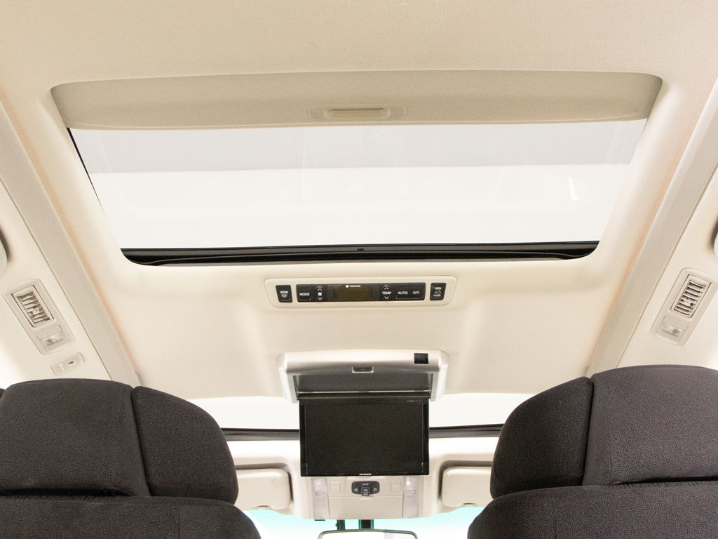 ★サンルーフ★‌人気装備のサンルーフ装着
！開放的な空間をお楽しみいただけます！