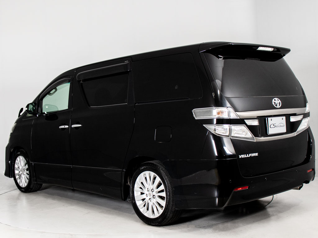 ★展示前点検実施★特殊な機材も用いて、全
車点検を実施しております！