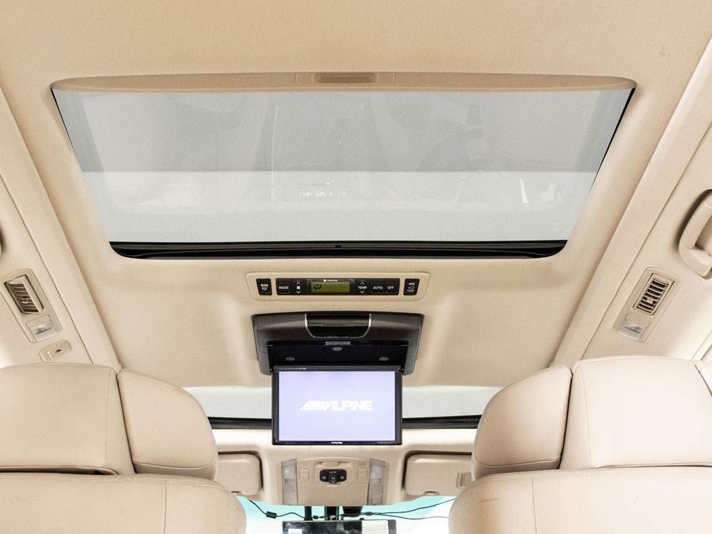 ★サンルーフ★‌人気装備のサンルーフ装着
！開放的な空間をお楽しみいただけます！