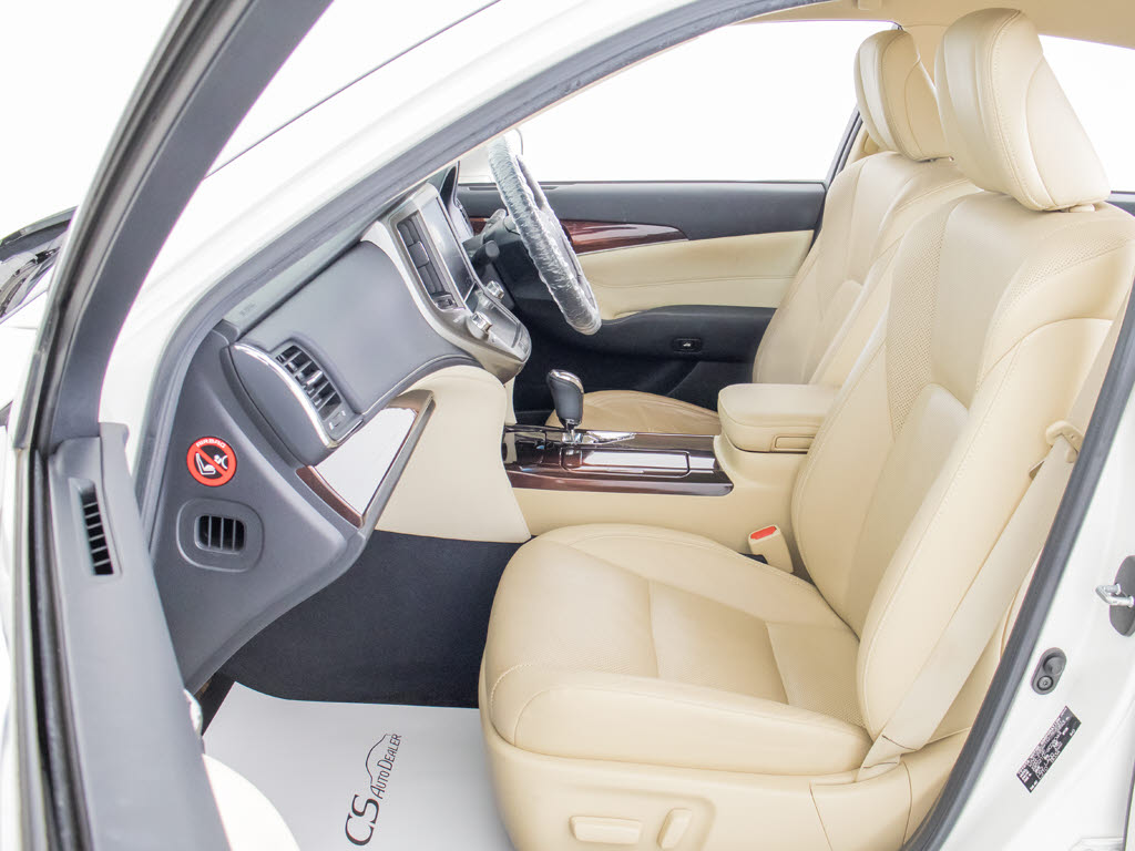 快適エアシート＆シートヒーターを装備して
います！高級車ならではの装備です！シート
が暖まる機能！シートから冷風が出る機能！
どちらも付いています！！寒い冬も、暑い夏
も快適にご乗車頂けます！！