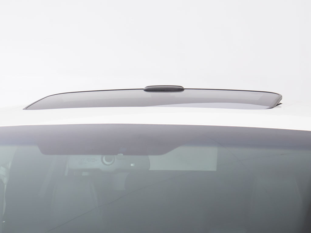 ★サンルーフ★‌人気装備のサンルーフ装着
！開放的な空間をお楽しみいただけます！