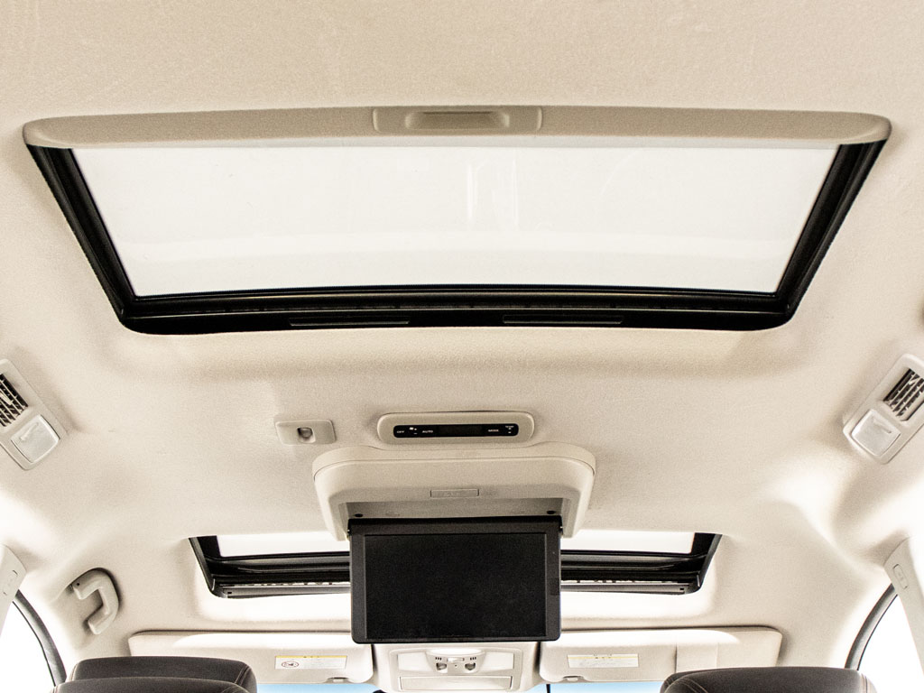 ★ツインサンルーフ★希少装備を装着！開放
的な空間をお楽しみください！