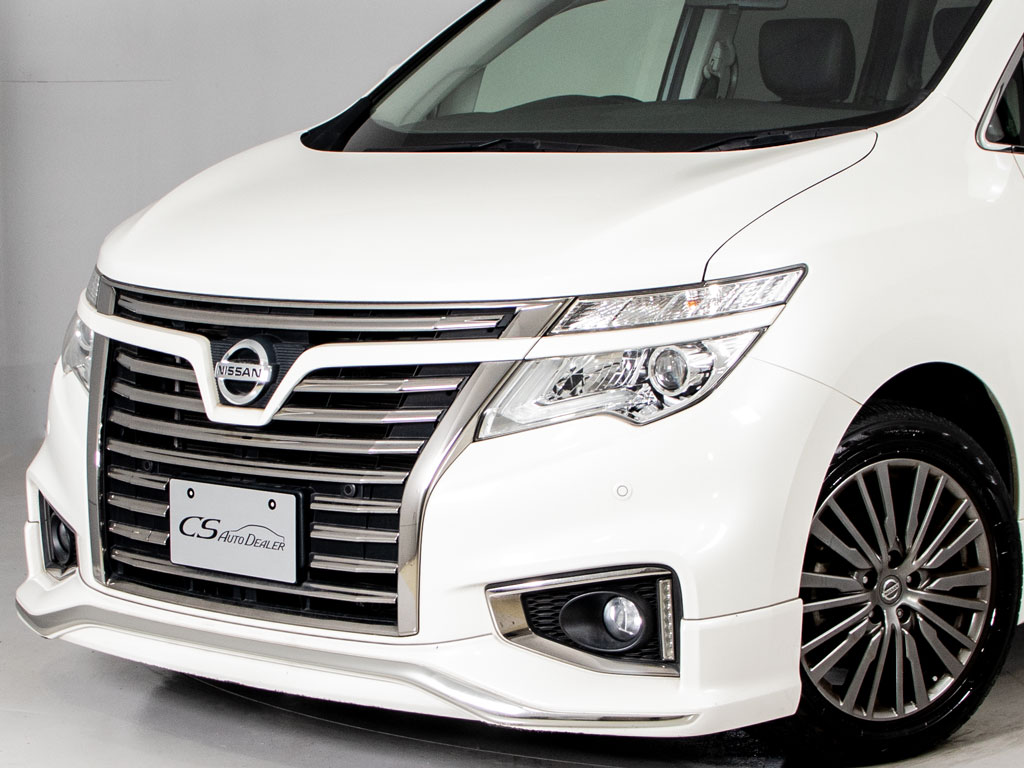 ★フロントビュー★グリル交換、エアロ取り
付け等、カスタムもお任せください！