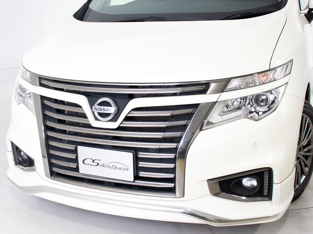 ★フロントビュー★グリル交換、エアロ取り
付け等、カスタムもお任せください！