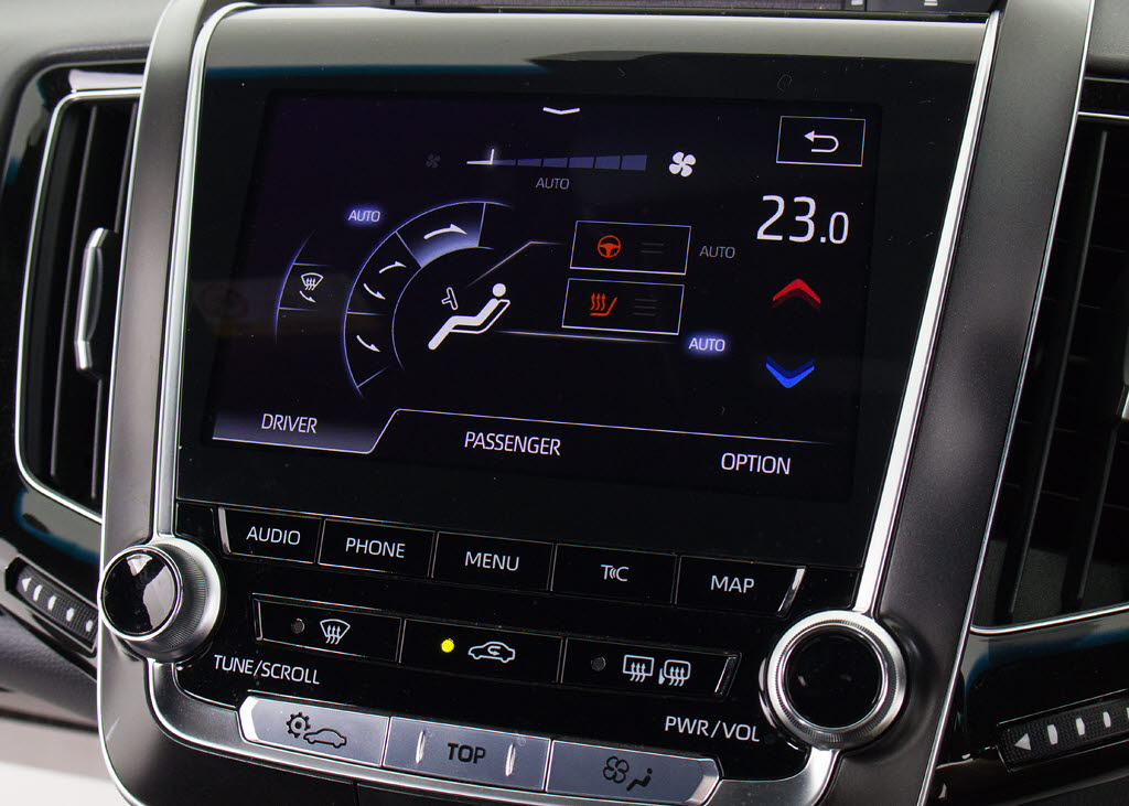 ★シートヒーターを装備しています！高級車
ならではの装備です！