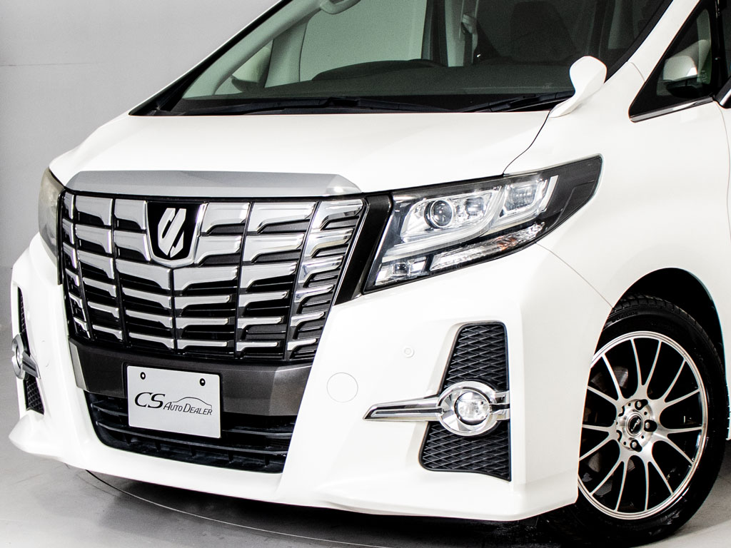 ★フロントビュー★グリル交換、エアロ取り
付け等、カスタムもお任せください！