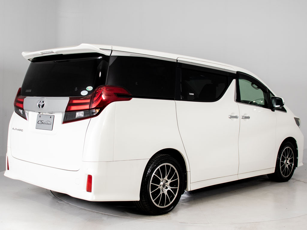 ★ﾘｱﾋﾞｭｰ★テールランプ加工、マフラー換装
等も承っております！