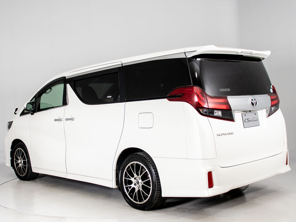 ★展示前点検実施★特殊な機材も用いて、全
車点検を実施しております！