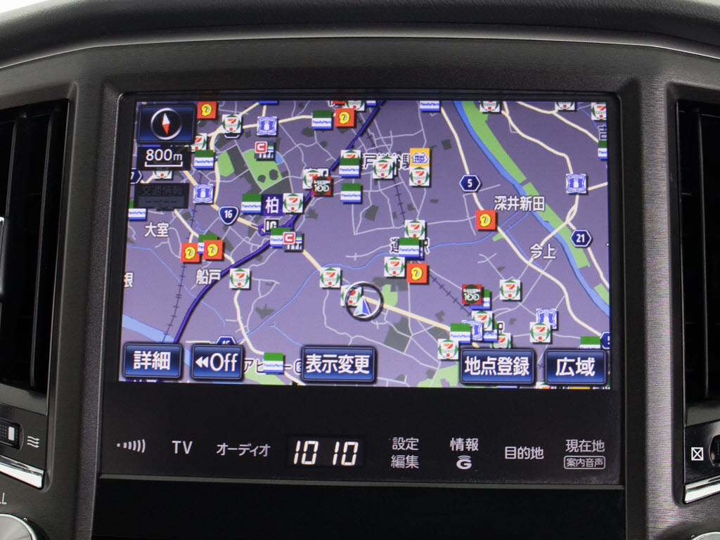 メーカー純正の大画面ＨＤＤナビが装備され
ています！操作も簡単！見やすい！純正だか
らこその使いやすさ！