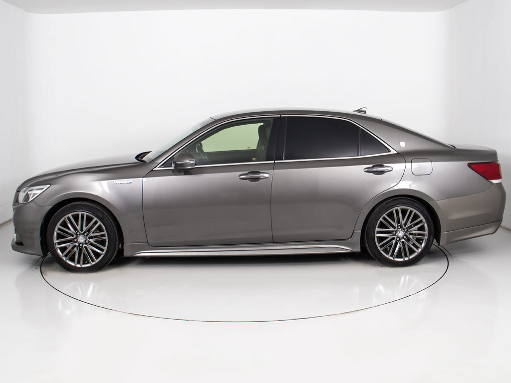 お探しの方必見ＯＰ１８ＡＷ付！大人気のオ
プション装備スパッタリング１８インチアル
ミホイール！