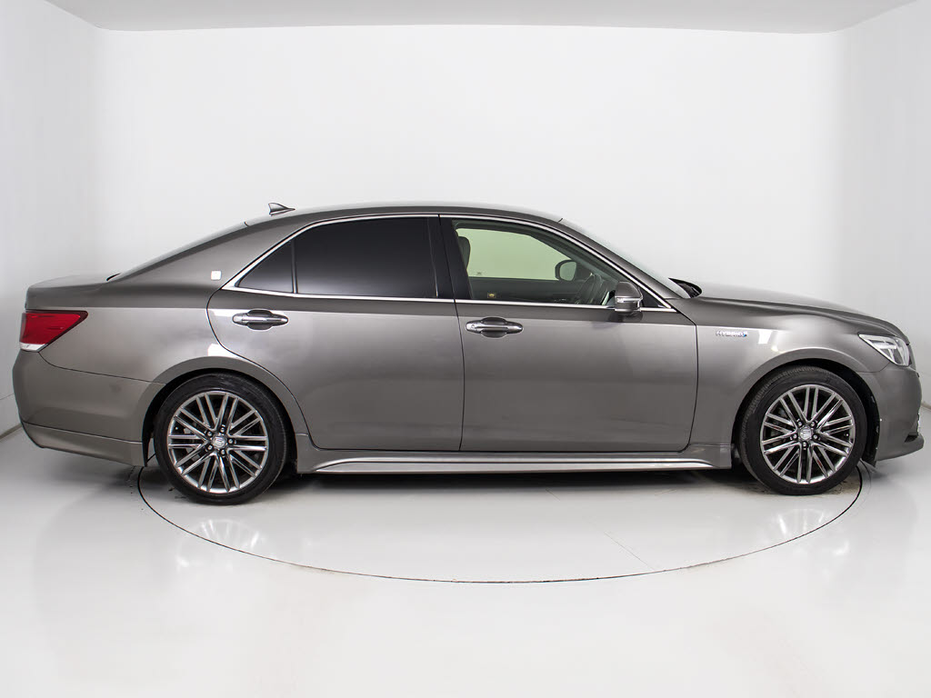 お探しの方必見ＯＰ１８ＡＷ付！大人気のオ
プション装備スパッタリング１８インチアル
ミホイール！