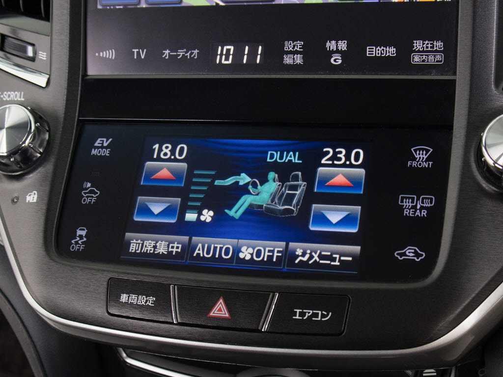 使いやすさや安全性を追求したステアリング
周り！高級車ゆえにスイッチ類が多いのも特
徴ですね！考え尽くされた配置ですぐに使い
こなす事が出来ますのでご安心下さい！是非
、体感してみて下さい！！