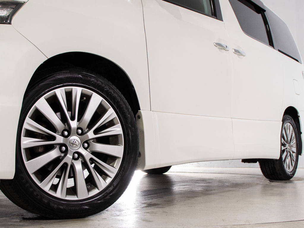 ★各種カスタム！★エアロ取付、社外アルミ
ホイール換装承っております！