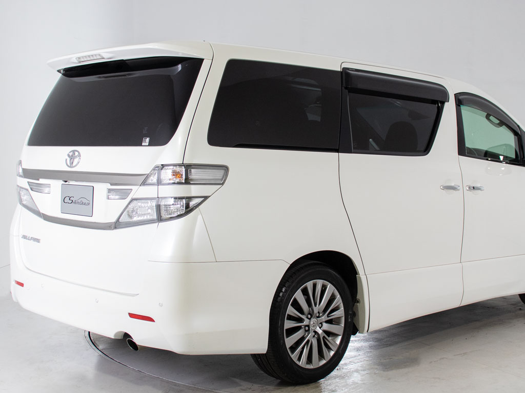 ★ﾘｱﾋﾞｭｰ★テールランプ加工、マフラー換装
等も承っております！