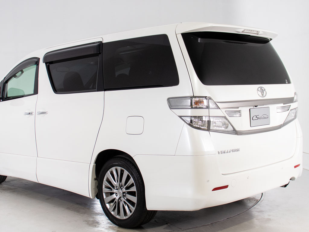 ★展示前点検実施★特殊な機材も用いて、全
車点検を実施しております！