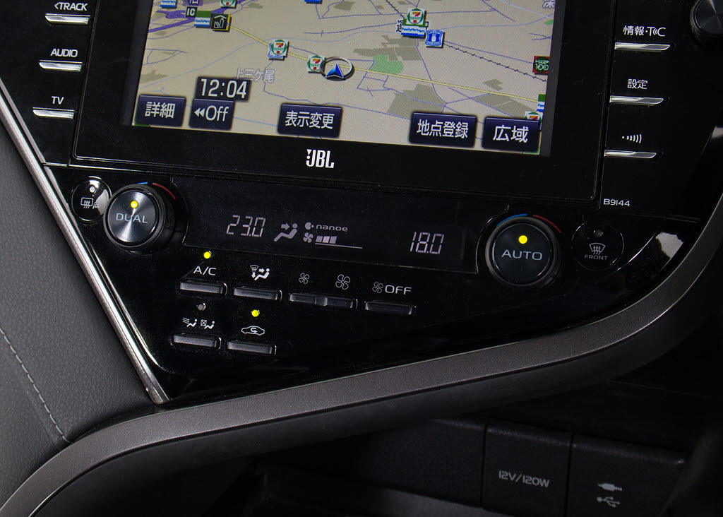 ★使いやすさや安全性を追求したステアリン
グ周り！高級車ゆえにスイッチ類が多いのも
特徴ですね！考え尽くされた配置ですぐに使
いこなす事が出来ますのでご安心下さい！是
非、体感してみて下さい！！