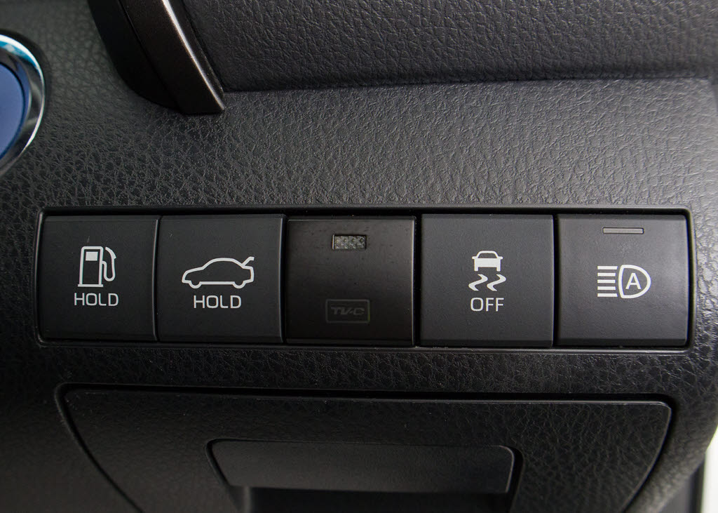 ★使いやすさや安全性を追求したステアリン
グ周り！高級車ゆえにスイッチ類が多いのも
特徴ですね！考え尽くされた配置ですぐに使
いこなす事が出来ますのでご安心下さい！是
非、体感してみて下さい！！