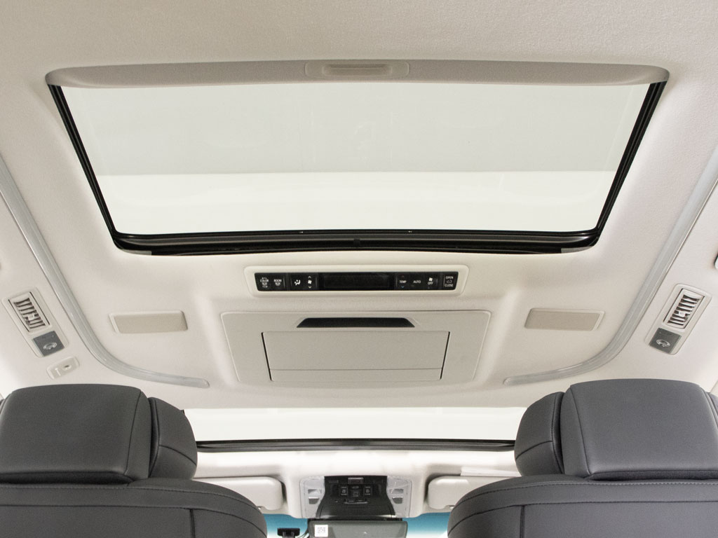 ★ツインサンルーフ★希少装備を装着！開放
的な空間をお楽しみください！