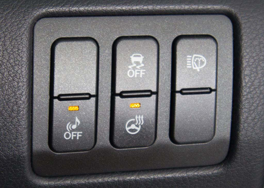 ★使いやすさや安全性を追求したステアリン
グ周り！高級車ゆえにスイッチ類が多いのも
特徴ですね！考え尽くされた配置ですぐに使
いこなす事が出来ますのでご安心下さい！是
非、体感してみて下さい！！