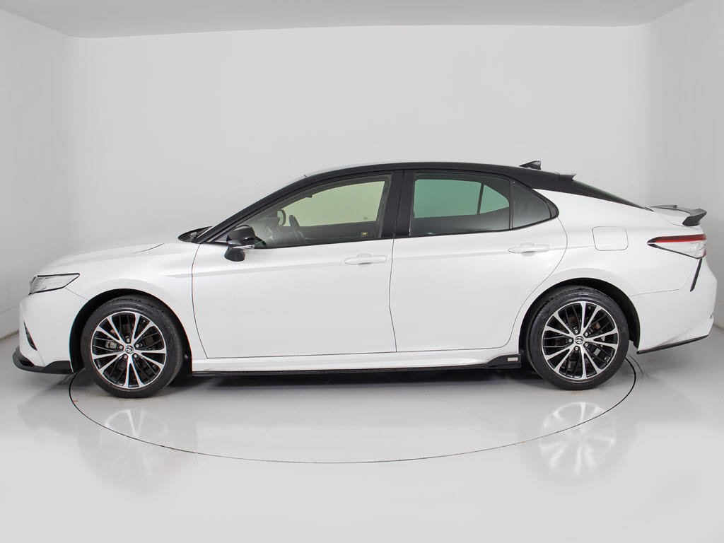 車輛の良さを感じて頂けるような綺麗なお写
真を沢山登録しておりますので、是非スワイ
プして次項もご覧ください！