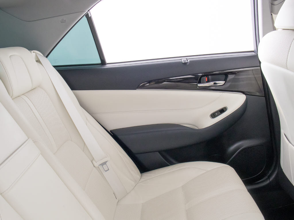 当社では、オゾンＯ３を利用した、根本的な
脱臭・消臭・除菌クリーニングを承っており
ます！こだわりのクリーニングで綺麗なお車
をご提供可能です！