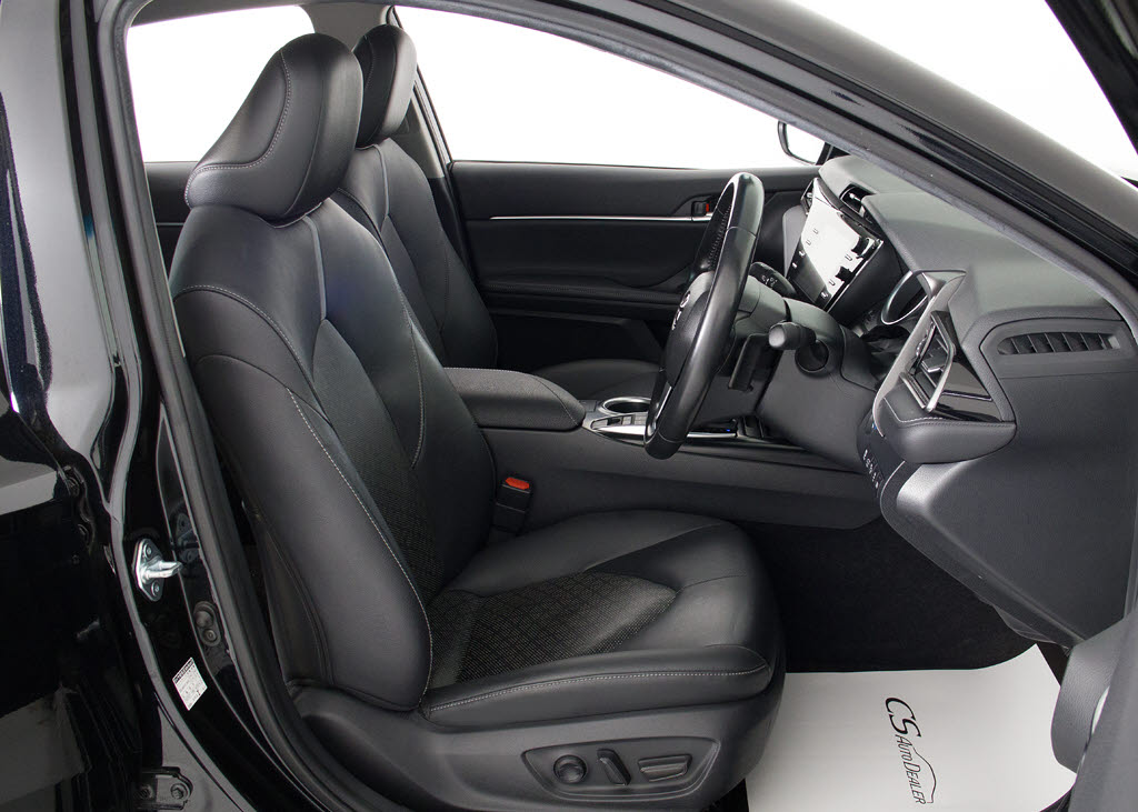 パワーシート装備！シート位置の微調整が電
動で可能となります！