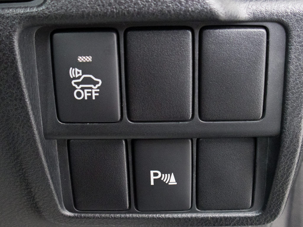★使いやすさや安全性を追求したステアリン
グ周り！高級車ゆえにスイッチ類が多いのも
特徴ですね！考え尽くされた配置ですぐに使
いこなす事が出来ますのでご安心下さい！是
非、体感してみて下さい！！