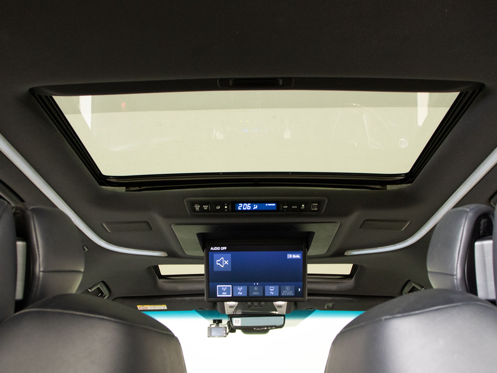 ★ツインサンルーフ★希少装備を装着！開放
的な空間をお楽しみください！