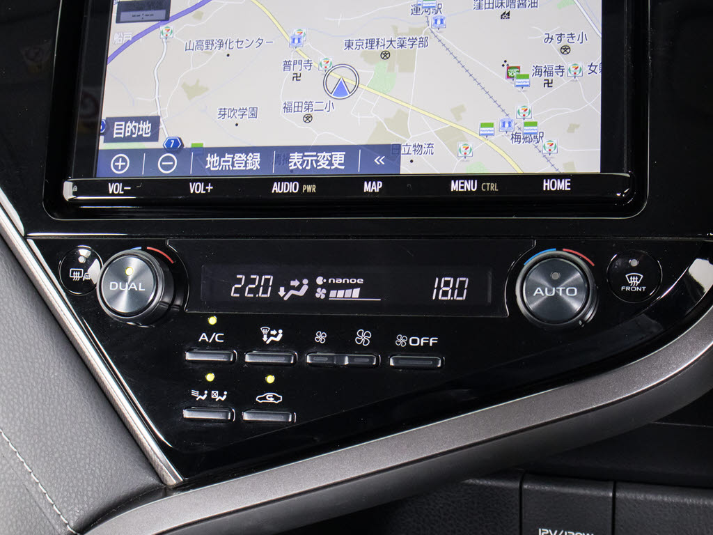 ★使いやすさや安全性を追求したステアリン
グ周り！高級車ゆえにスイッチ類が多いのも
特徴ですね！考え尽くされた配置ですぐに使
いこなす事が出来ますのでご安心下さい！是
非、体感してみて下さい！！