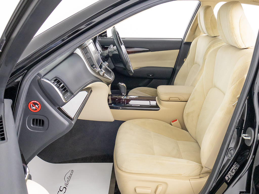 ★シートヒーターを装備しています！高級車
ならではの装備です！