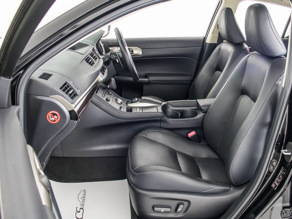 ★快適シートヒーターを装備しています！高
級車ならではの装備です！シートが暖まる機
能！寒い冬も快適にご乗車頂けますよ！！