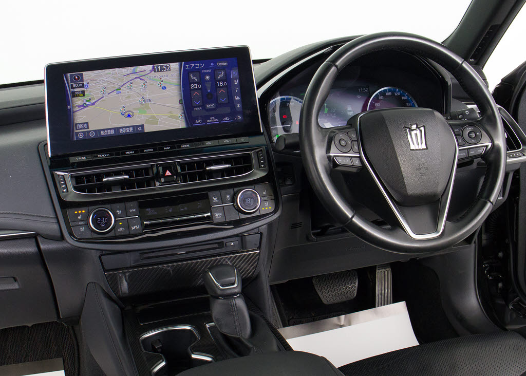 使いやすさや安全性を追求したステアリング
周り！高級車ゆえにスイッチ類が多いのも特
徴ですね！考え尽くされた配置ですぐに使い
こなす事が出来ますのでご安心下さい！是非
、体感してみて下さい！！
