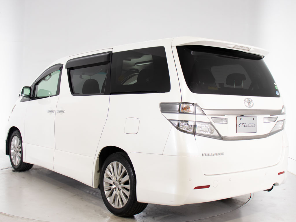 ★展示前点検実施★特殊な機材も用いて、全
車点検を実施しております！