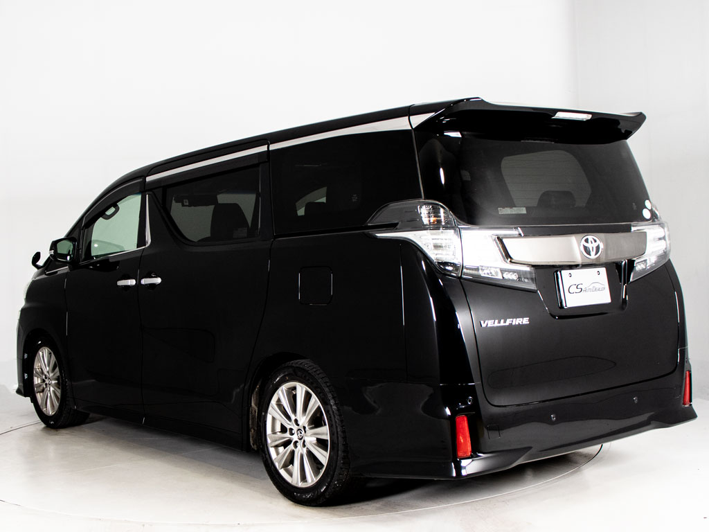 ★展示前点検実施★特殊な機材も用いて、全
車点検を実施しております！