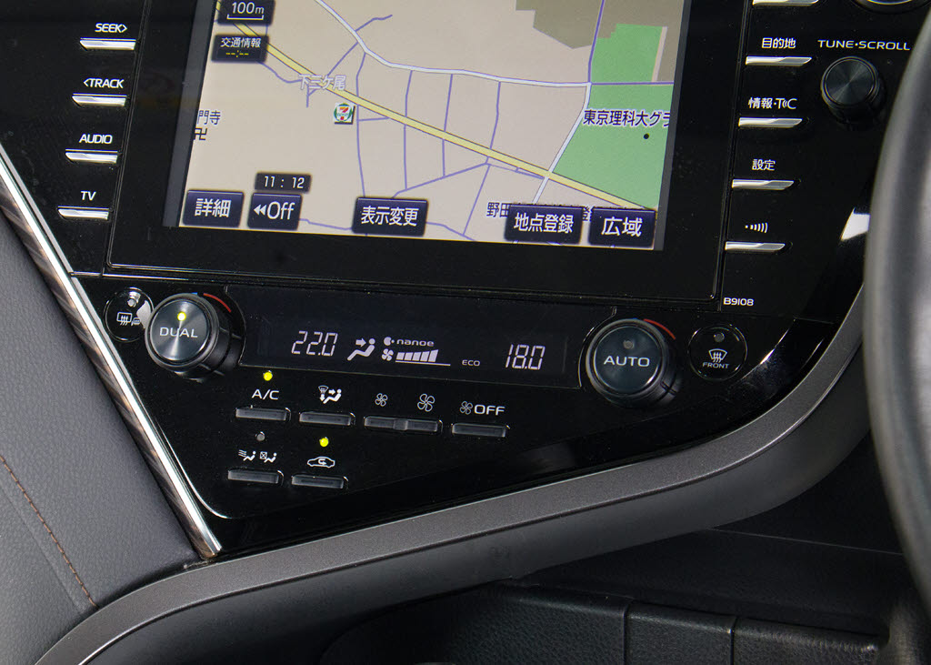 ★使いやすさや安全性を追求したステアリン
グ周り！高級車ゆえにスイッチ類が多いのも
特徴ですね！考え尽くされた配置ですぐに使
いこなす事が出来ますのでご安心下さい！是
非、体感してみて下さい！！